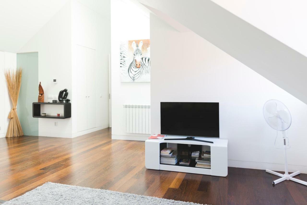 Aposentus - Downtown Porto Modern Penthouse Apartment ภายนอก รูปภาพ